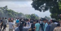युलेन्स स्कुलमा प्रदर्शनकारीले लगाए आगो