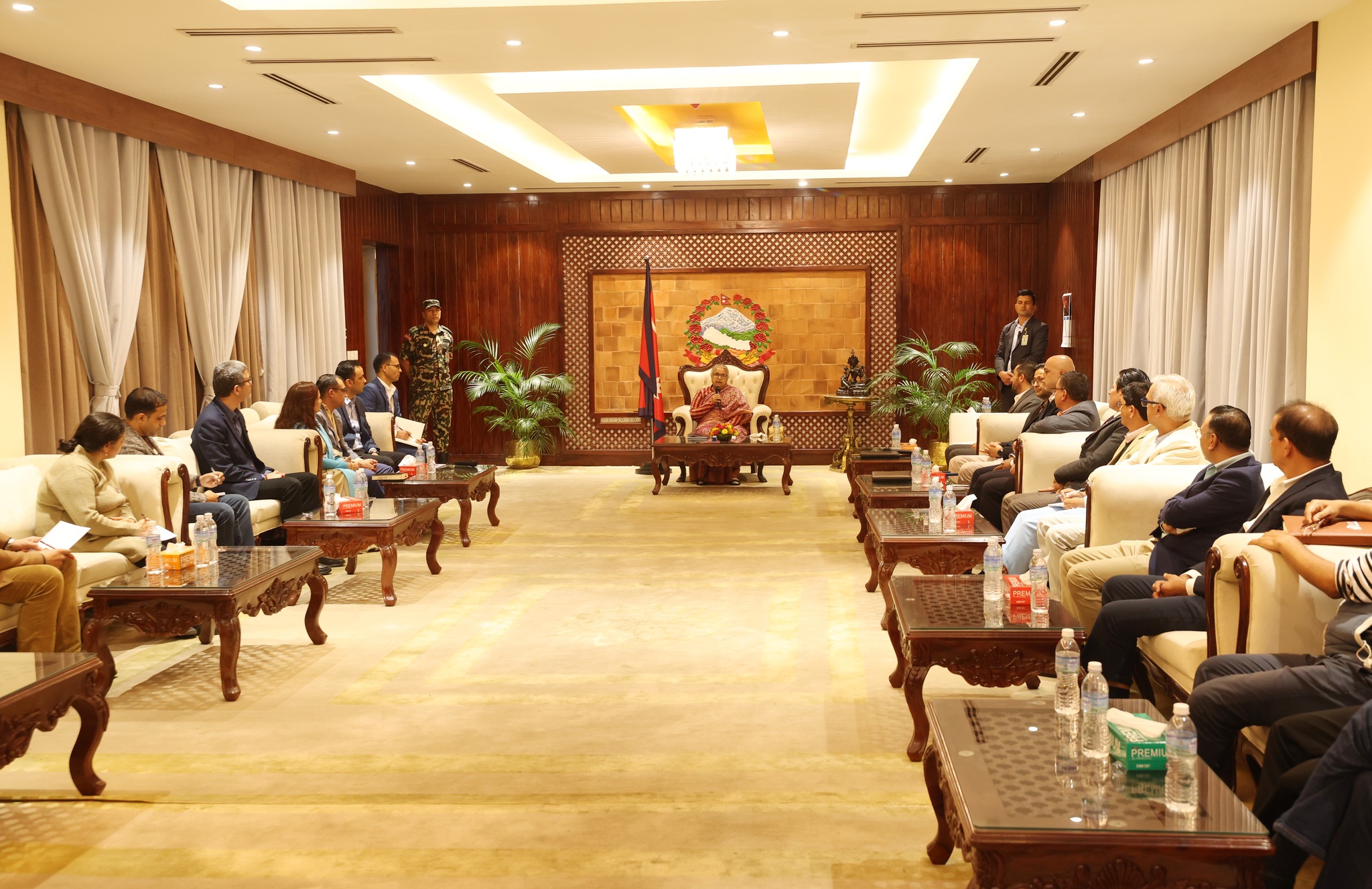 सम्पादकसंग प्रधानमन्त्री सुशीला कार्कीको छलफल