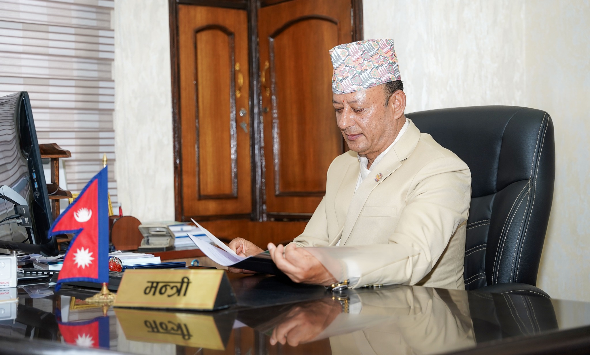 पूर्वमन्त्री दीपक खड्का पक्राउ