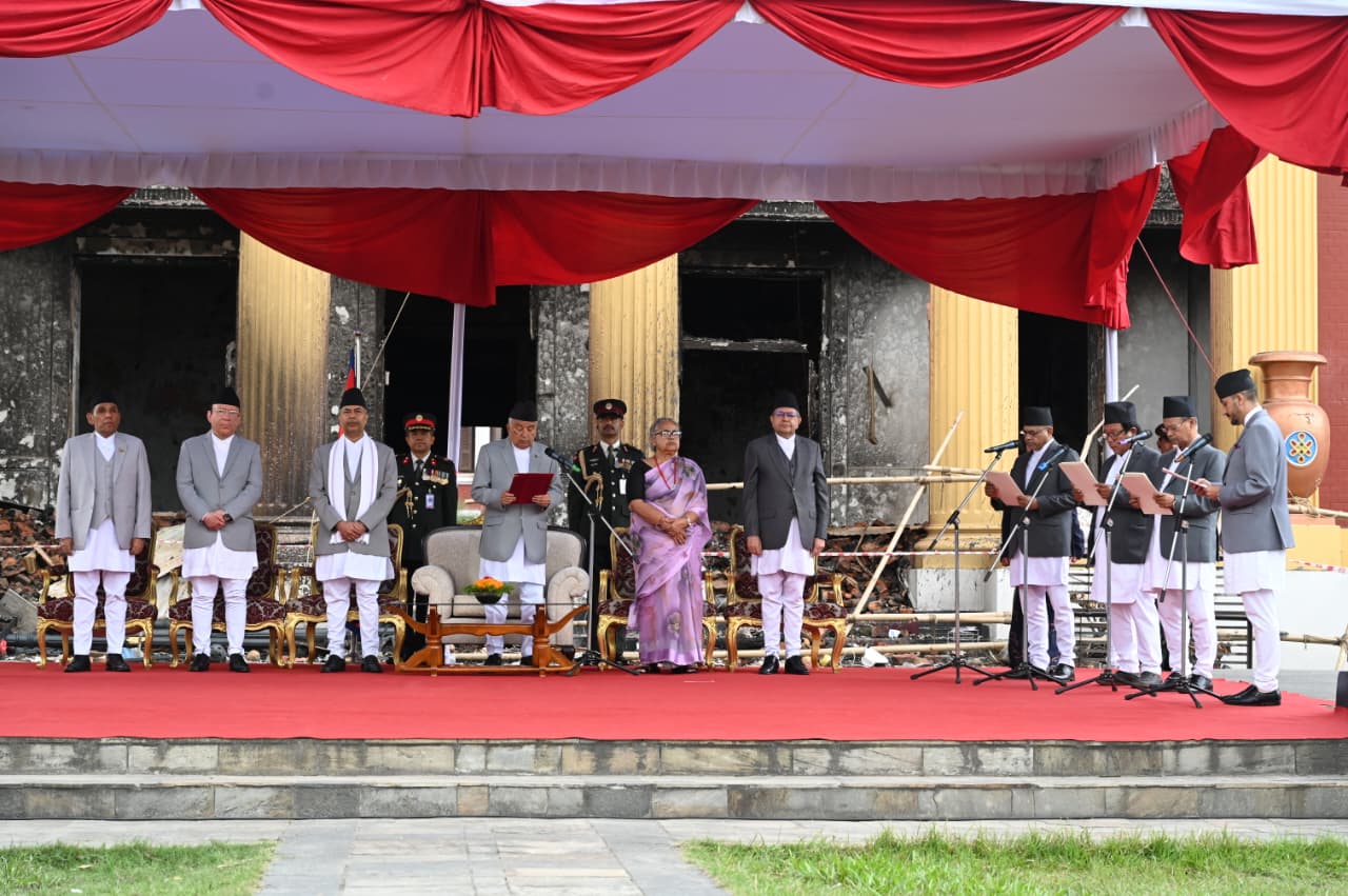 चार मन्त्रीको पद तथा गोपनीयताको शपथ