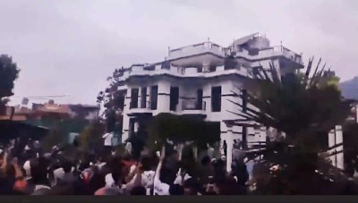 प्रर्दशनकारीले आगलागि  नरोकिपछि प्रहरीले चलायो देउवा निवास क्षेत्रमा गोलि