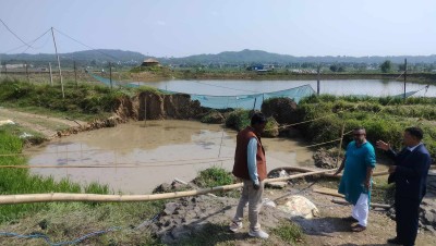 अझै भेटिएन हेटौँडामा जमिनमुनि भासिएको गाडी